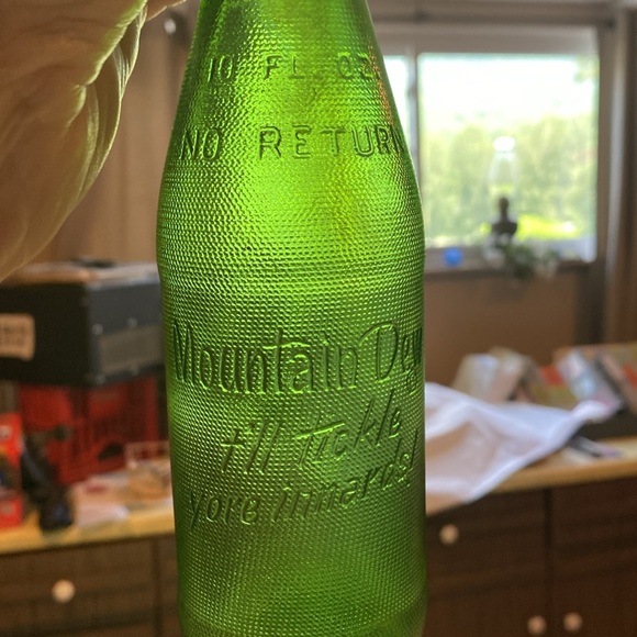Rare Mountain Dew Glass Bottle Hillbilly Glass Bottle "It'll Tickle" 10oz - Picture 3 of 5